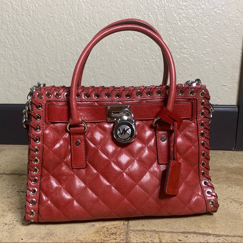 Michael Kors Quilted Hippie Grommet Handbag EUC ❤️